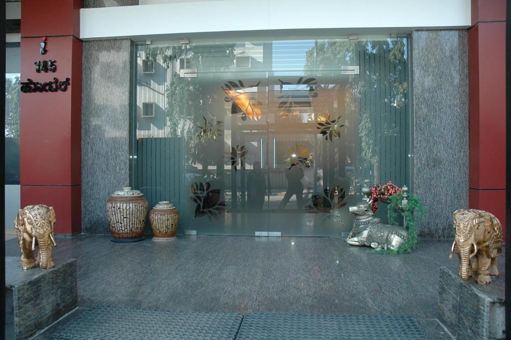 Istay Hotels Infantry Road Bangalore Eksteriør bilde