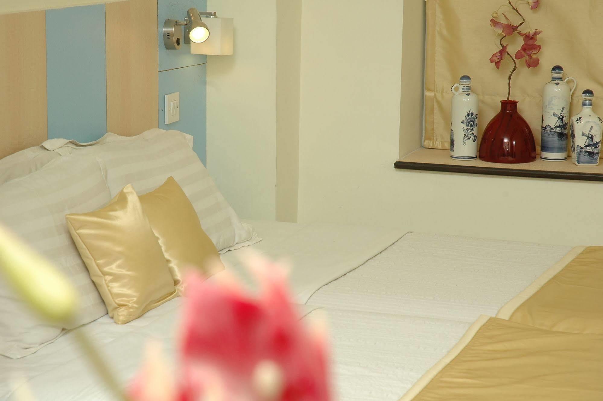 Istay Hotels Infantry Road Bangalore Eksteriør bilde